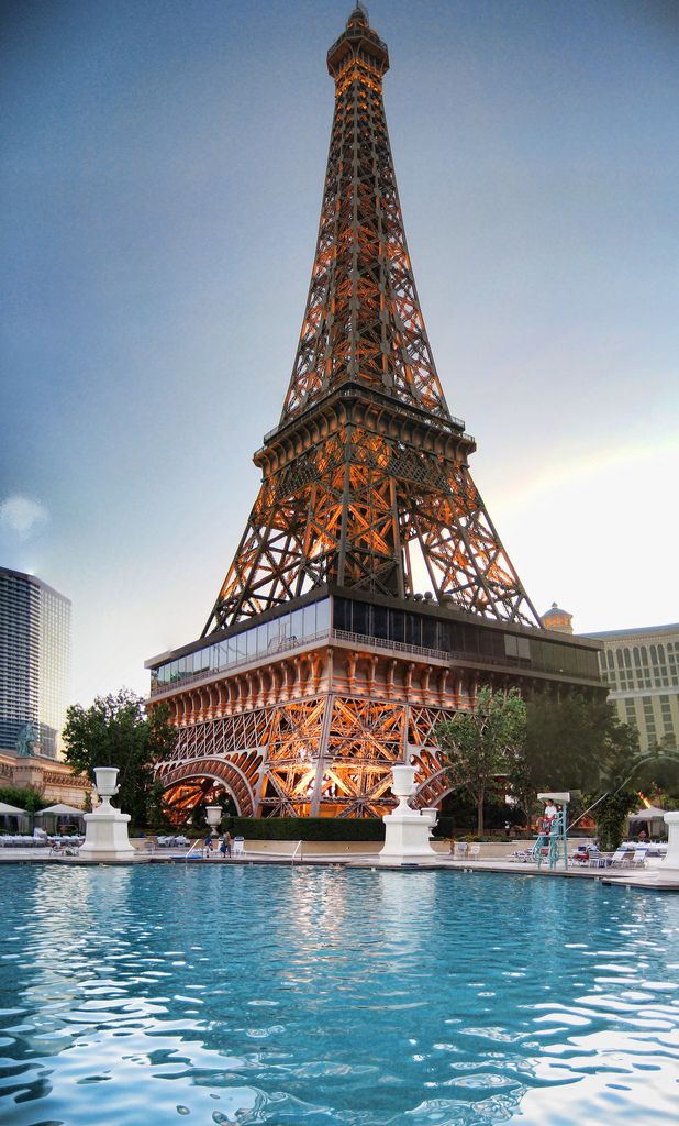 eiffel tower vegas tour