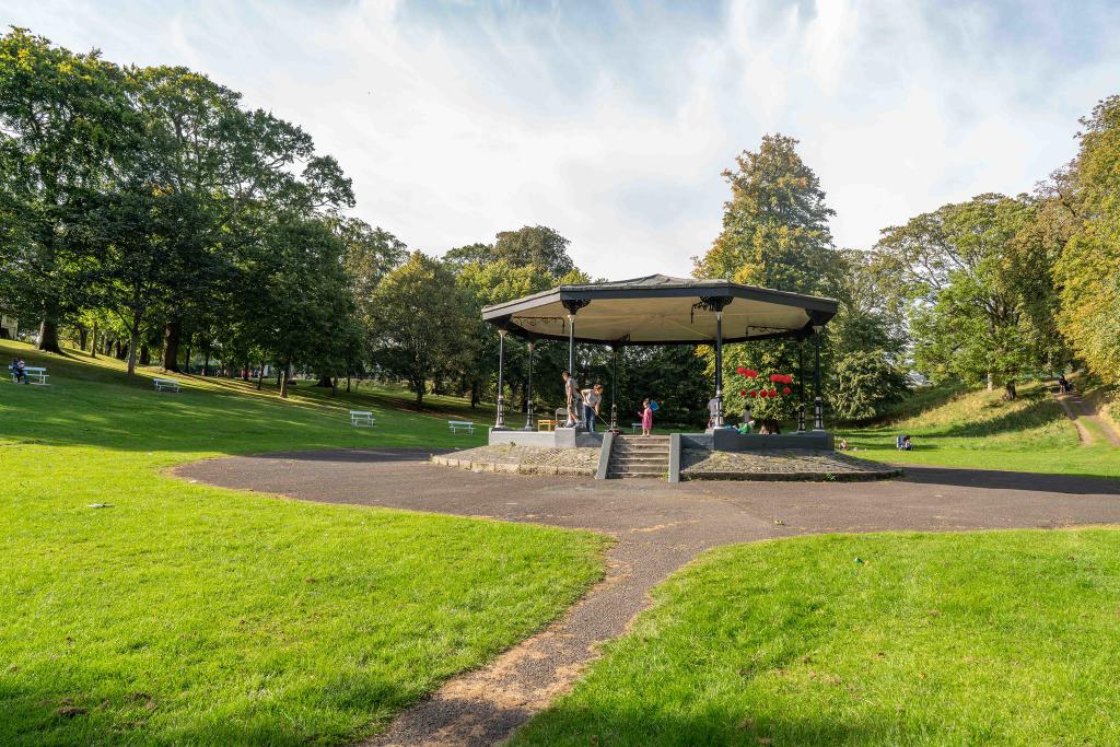 Image showcasing phoenix park