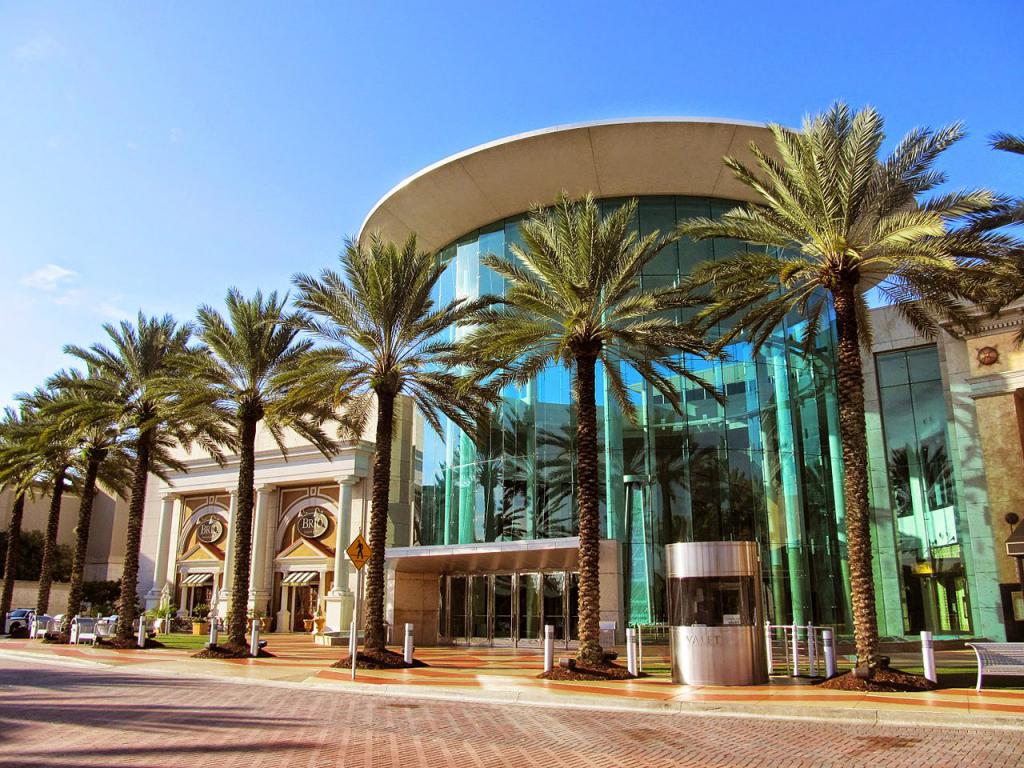 Walking through The Mall at Millenia in Orlando, Florida 