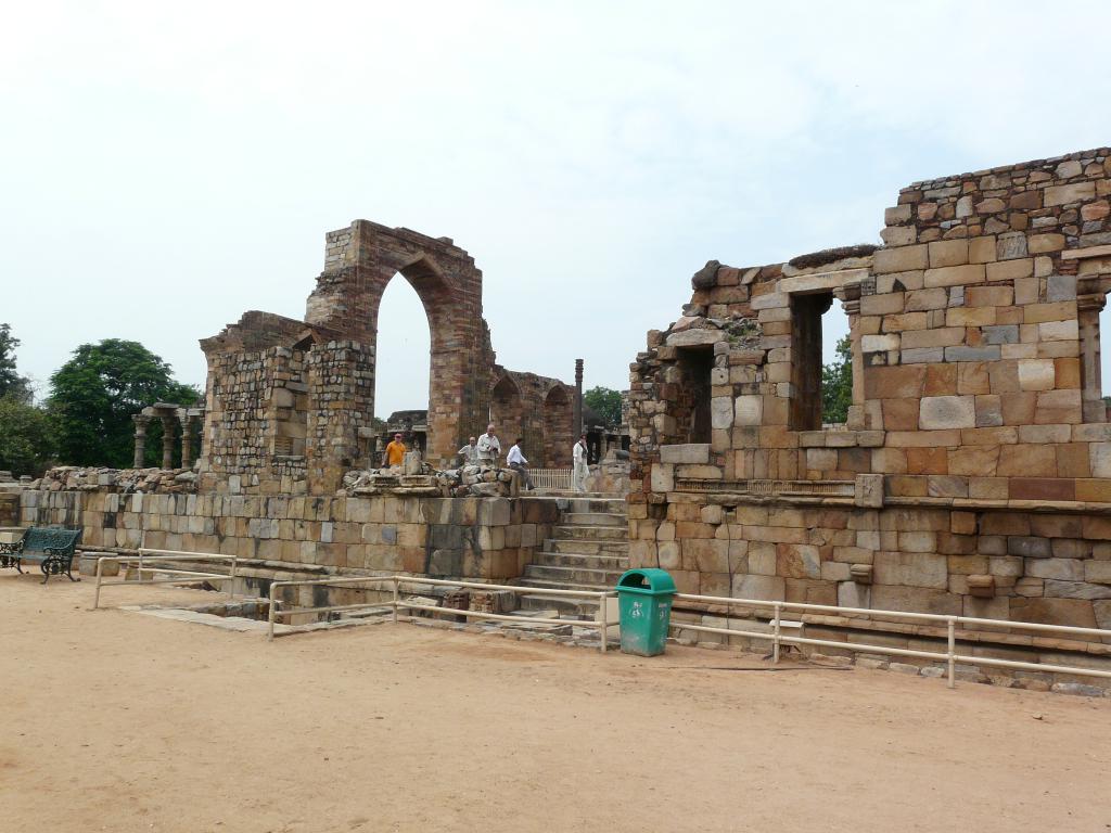 QuwwatulIslam Mosque, Delhi