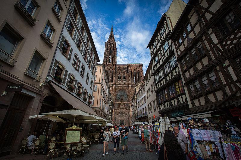 Площадь дам в амстердаме. Пиза флоренция. Площадь пуэрта-дель-соль. Famous squares. Площадь музеев в амстердаме.