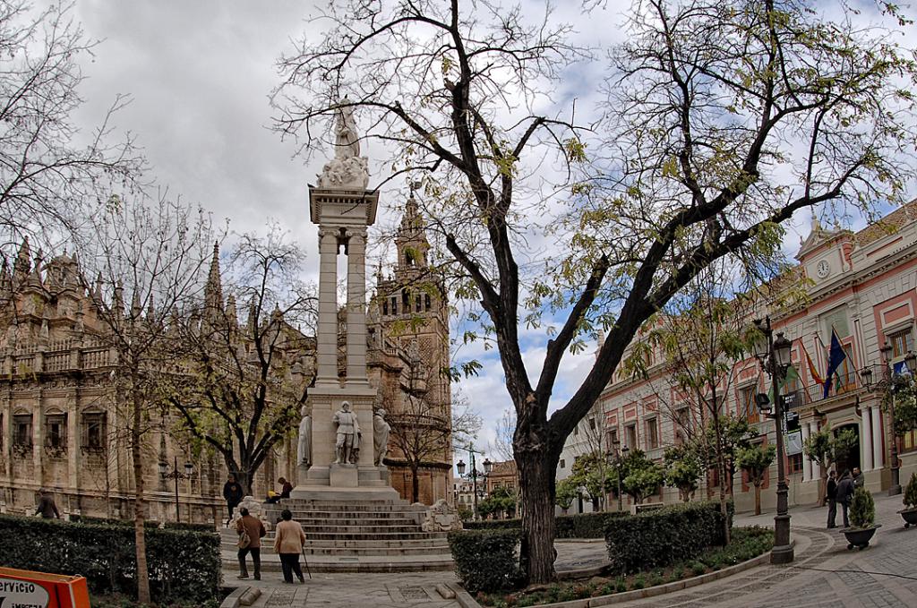 Plaza del Triunfo (Triumph Square), Seville