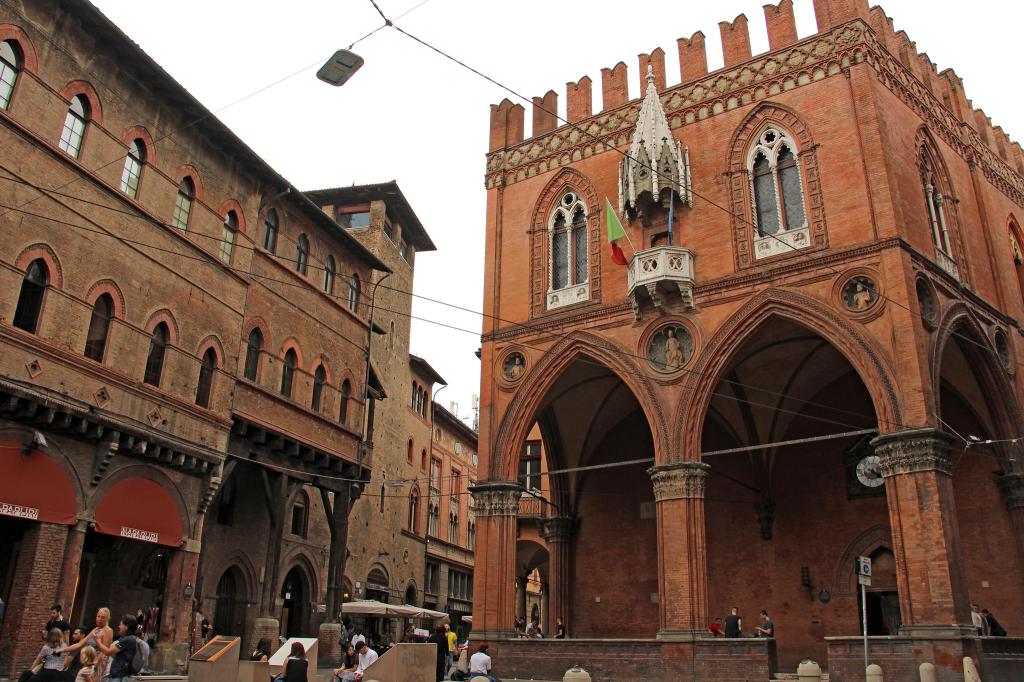 Palazzo Della Mercanzia (Merchandise Palace), Bologna