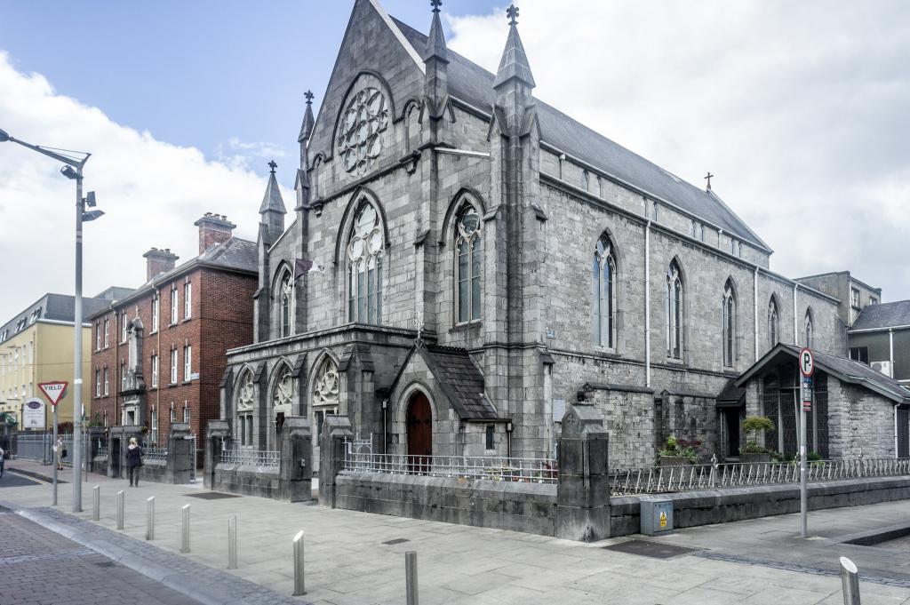 Church (in ruins) — Darragh More