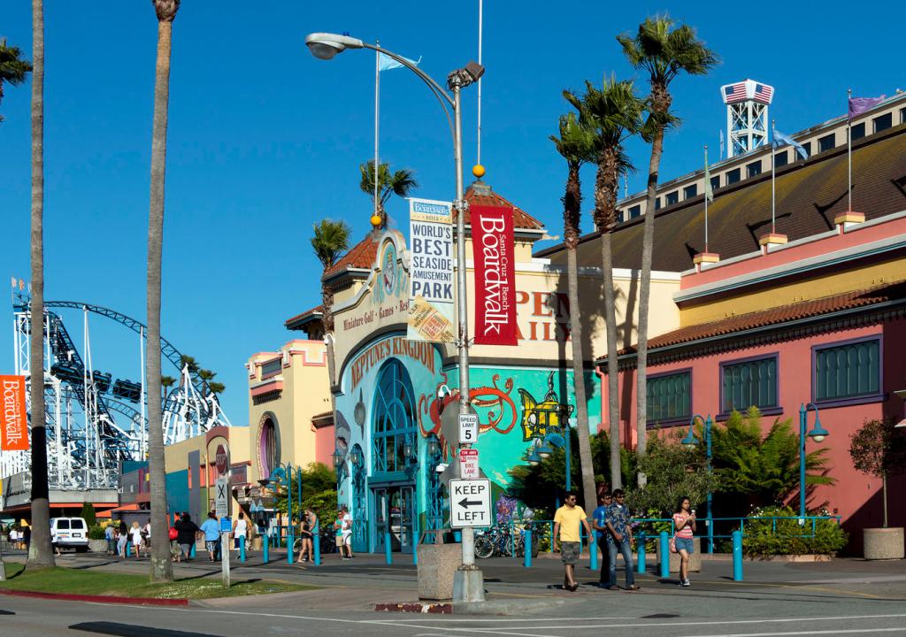 Neptune's Kingdom, Santa Cruz
