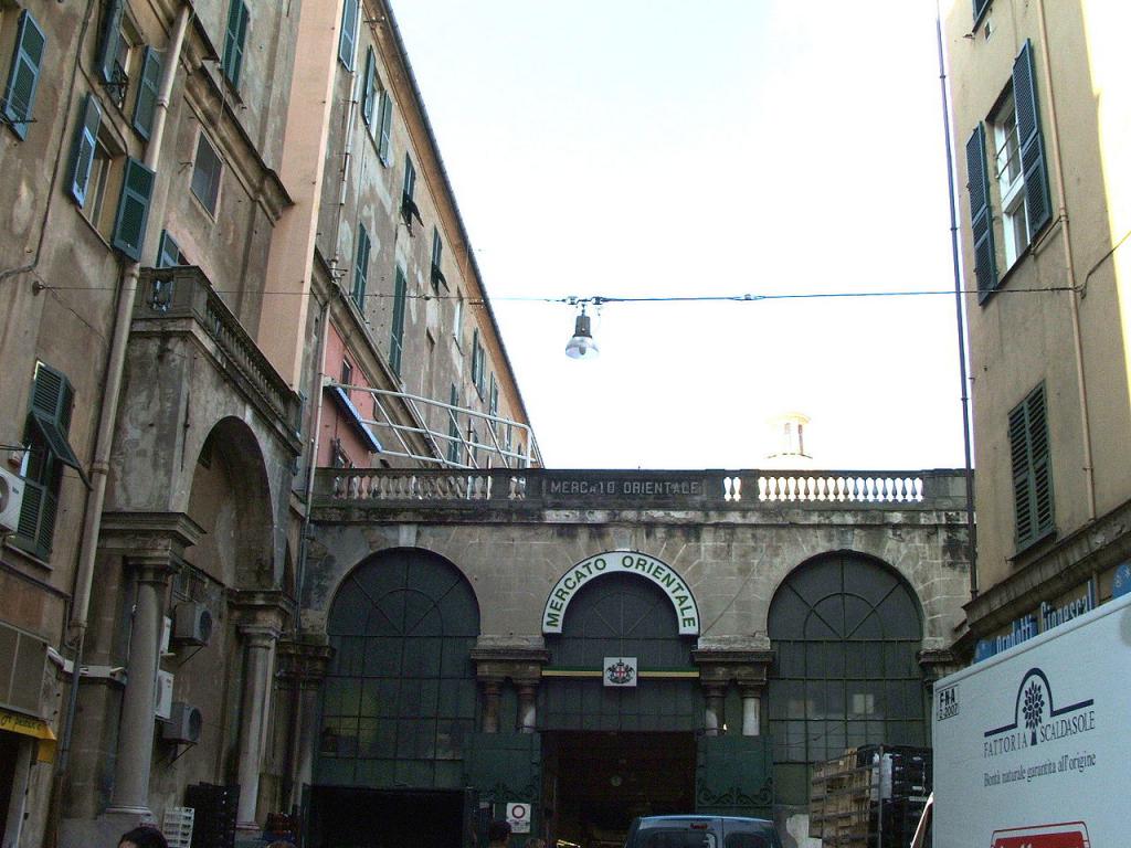Mercato Orientale, Genoa