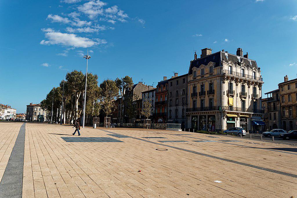 Place gambetta carcassonne km between two places