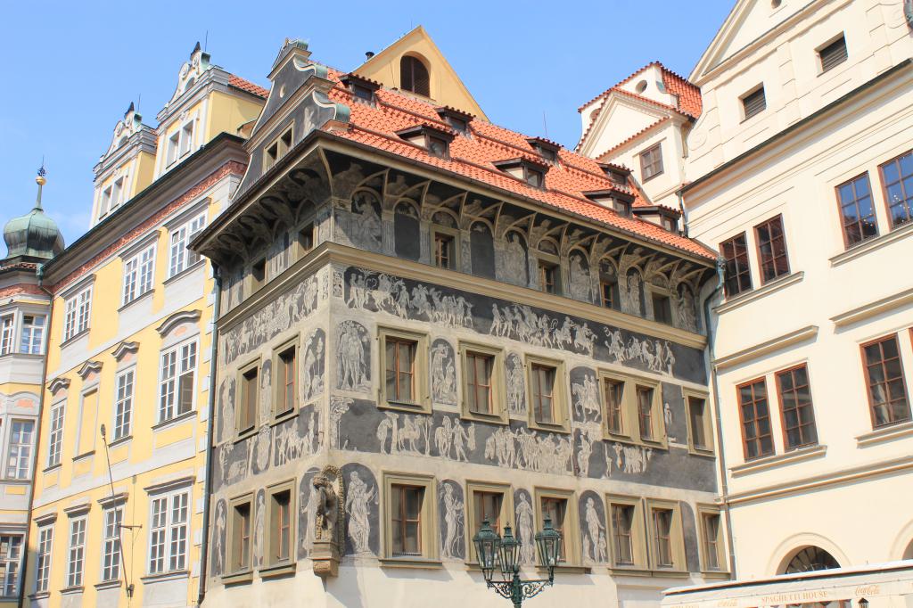 House at the Minute, Prague
