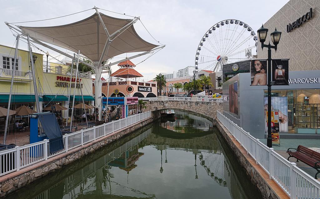 La Isla Shopping Village, Cancun