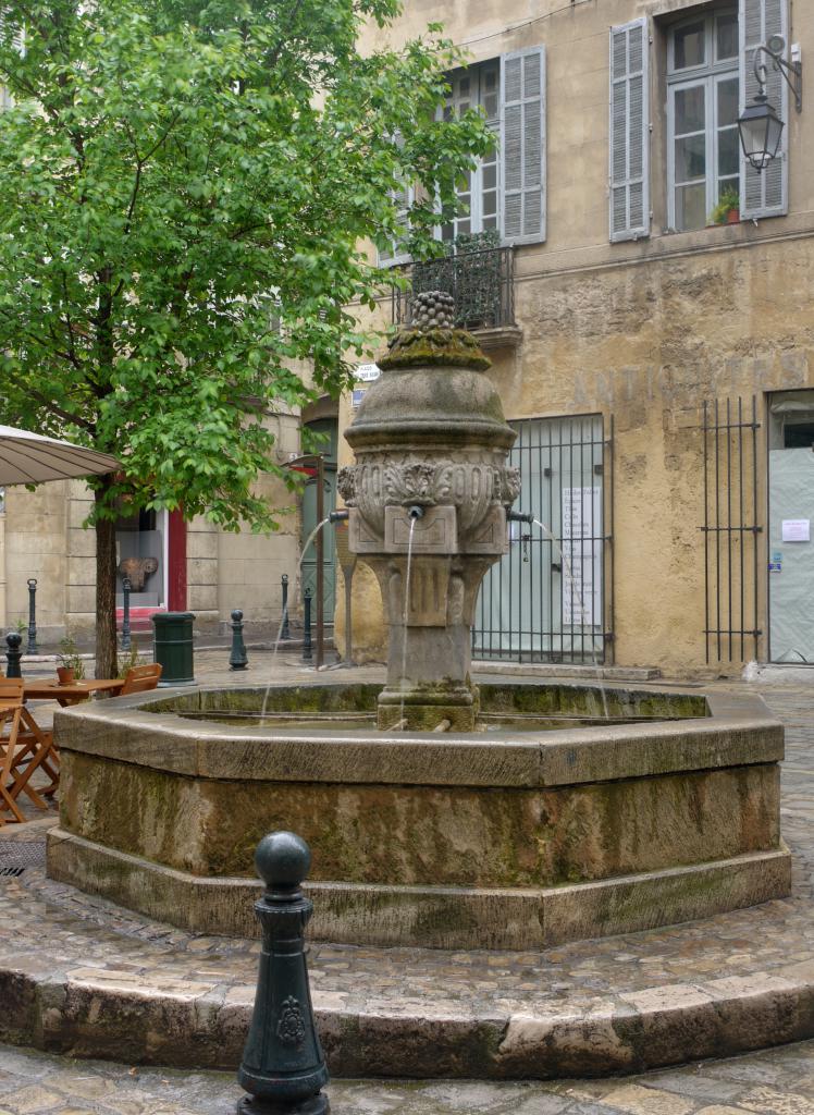 Place des Trois Ormeaux (Three Elms Square), AixenProvence