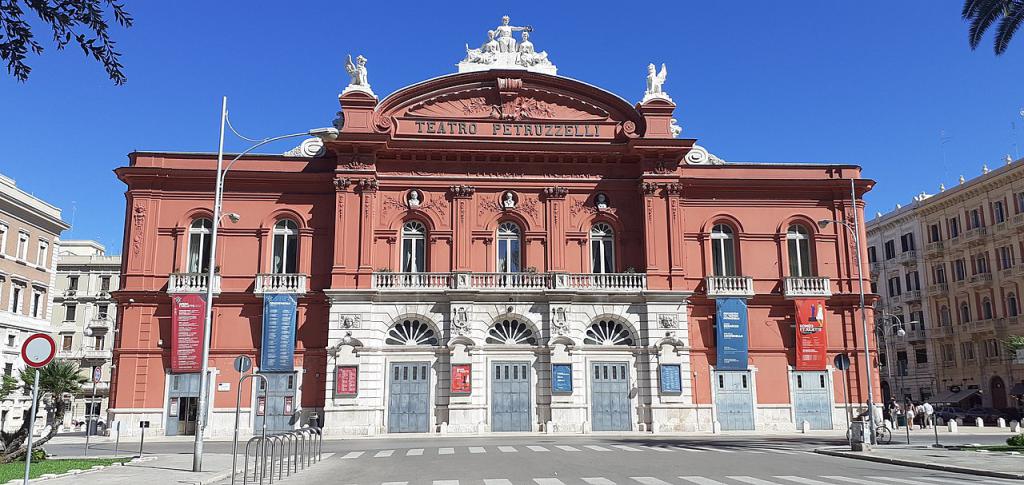 Teatro Petruzzelli (Petruzzelli Theatre), Bari