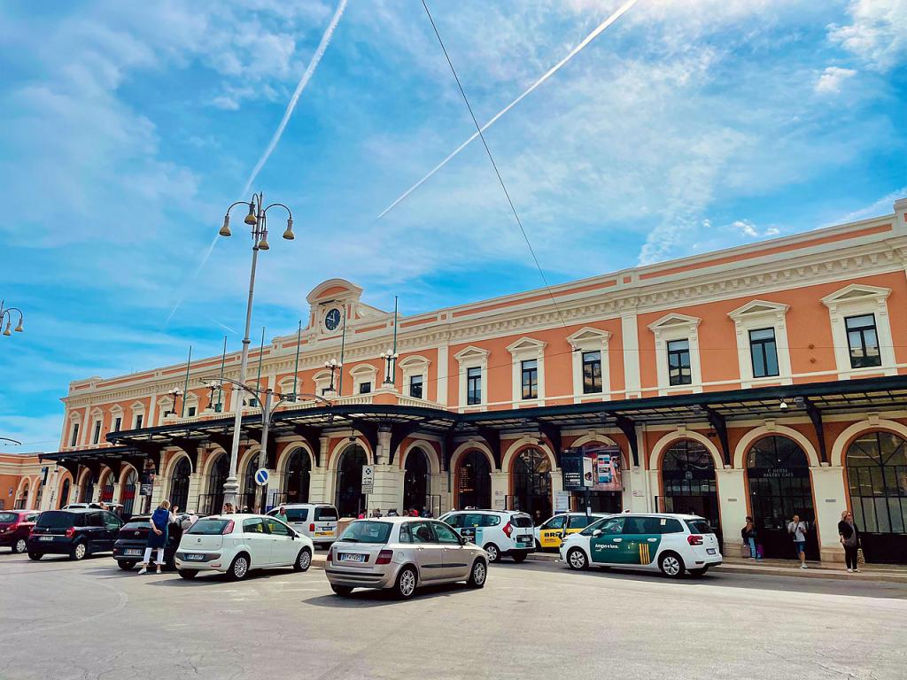 Stazione Di Bari Centrale Bari Central Station Bari Stazione Di Bari Centrale Bari Central Station Bari