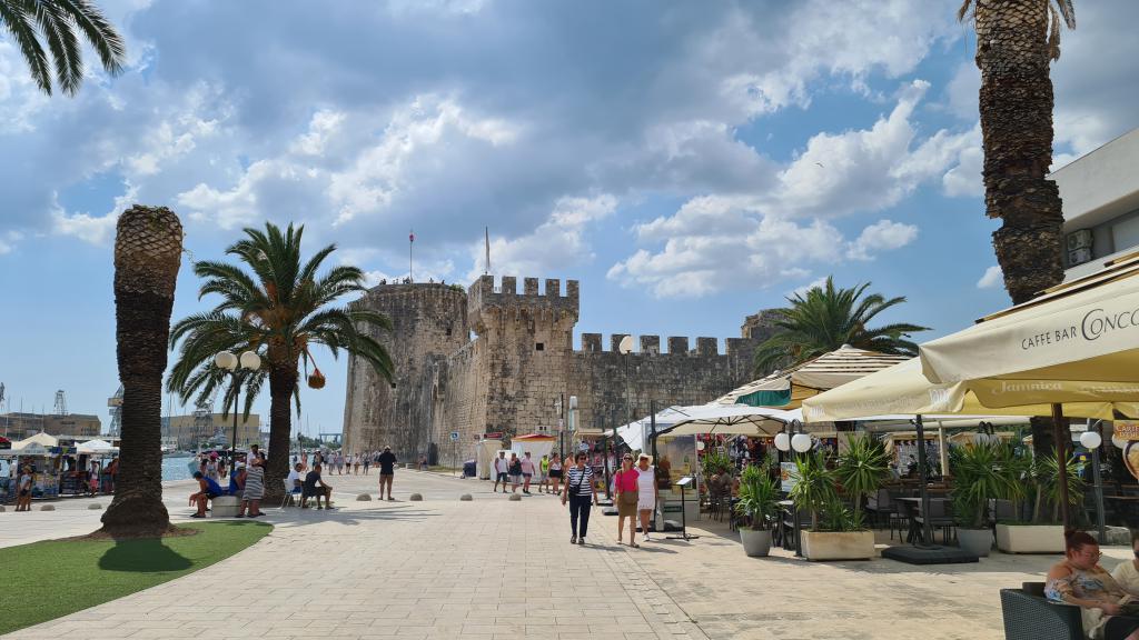Kamerlengo Castle