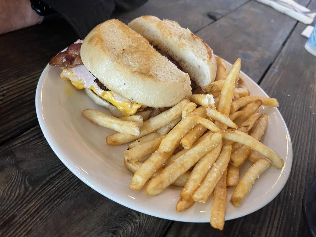 Flying Fish GastroBar, Freeport