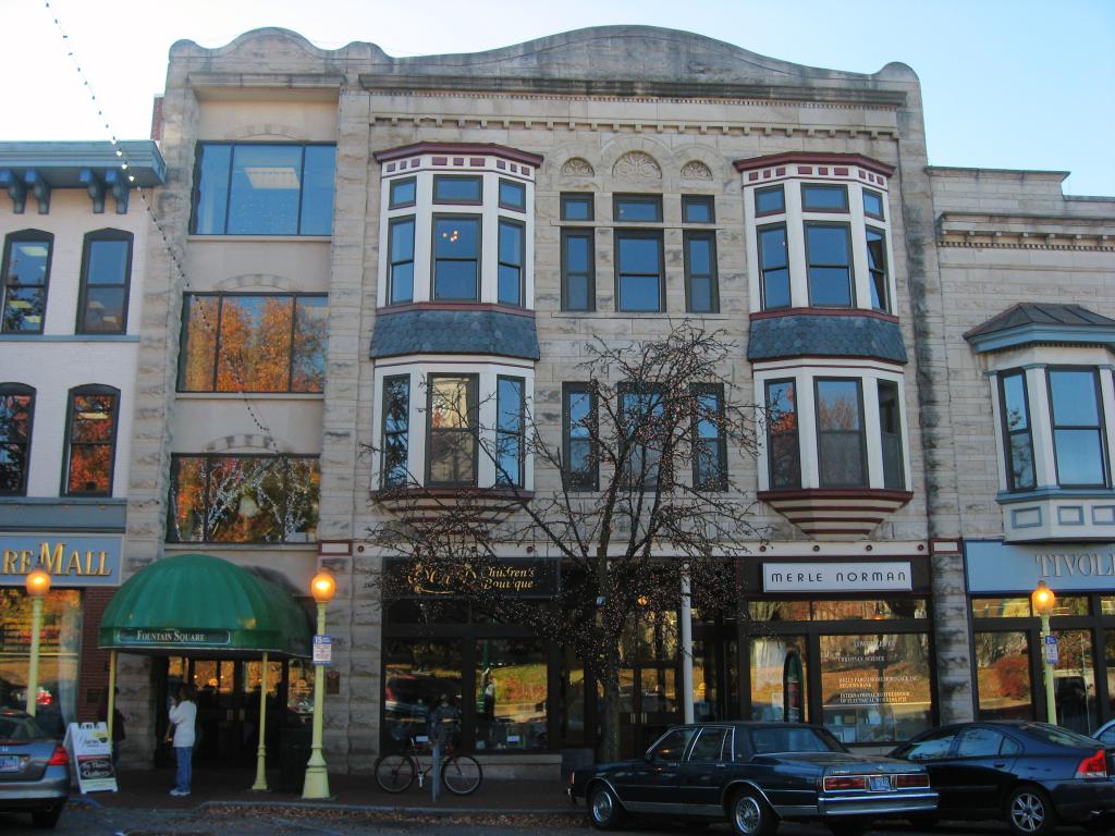 Fountain Square Mall, Bloomington